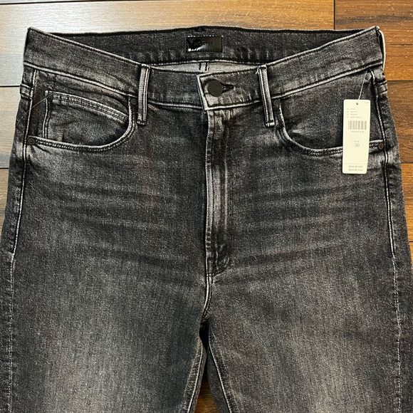 MOTHER Dazzler Hover Jeans.  Size 30 - Picture 10 of 16